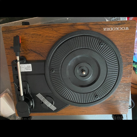 Record player - Picture 2 of 3